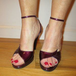 LAST CHANCE   Vintage ITALY MADE Burgundy High Heel Sandals